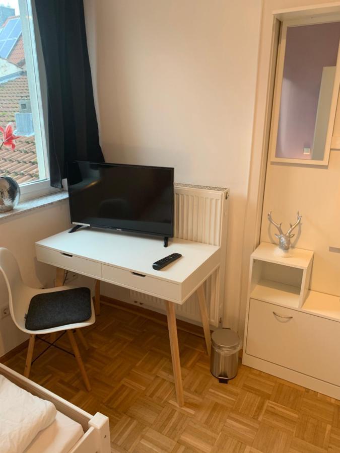Aschaffapartment 4 Schlafzimmer Bis 10 Personen Bei Aschaffenburg Mainaschaff エクステリア 写真