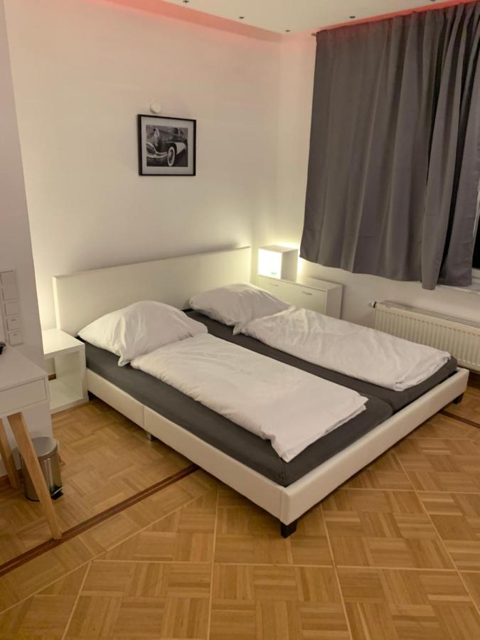 Aschaffapartment 4 Schlafzimmer Bis 10 Personen Bei Aschaffenburg Mainaschaff エクステリア 写真