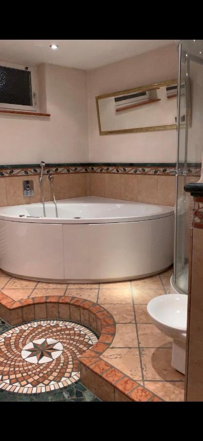 Aschaffapartment 4 Schlafzimmer Bis 10 Personen Bei Aschaffenburg Mainaschaff エクステリア 写真